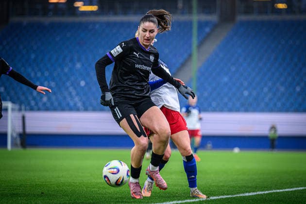 Fußball I Frauen I Saison 2025-2026 I Bundesliga I 15. Spieltag I Hamburger SV - SGS Essen I 25.01.2026 Laureta Elmazi (11, SGS Essen) Hamburg Volksparkstadion Hamburg Deutschland Copyright: xLobecax xHenningxRohlfsx