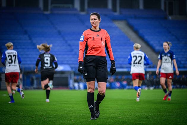 Fußball I Frauen I Saison 2025-2026 I Bundesliga I 15. Spieltag I Hamburger SV - SGS Essen I 25.01.2026 Annika Kost (Schiedsrichterin) Hamburg Volksparkstadion Hamburg Deutschland Copyright: xLobecax xHenningxRohlfsx
