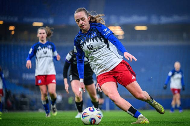 Fußball I Frauen I Saison 2025-2026 I Bundesliga I 15. Spieltag I Hamburger SV - SGS Essen I 25.01.2026 Victoria Schulz (19, Hamburger SV) Hamburg Volksparkstadion Hamburg Deutschland Copyright: xLobecax xHenningxRohlfsx