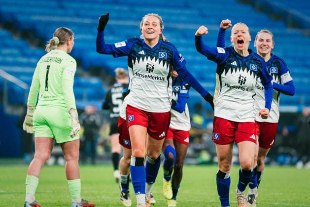 Google Pixel Frauen-Bundesliga: Hamburger SV vs. SGS Essen, 25.01.2026 TOR, JUBEL zum 1:0 durch Sophie Hillebrand (Hamburger SV, 22), hier noch Camilla Linberg (Hamburger SV, 47); Fußball, Google Pixel Frauen-Bundesliga, 15. Spieltag: Hamburger SV vs. SGS Essen am 25.01.2026 im Volksparkstadion, Hamburg DFB REGULATIONS PROHIBIT ANY USE OF PHOTOGRAPHS AS IMAGE SEQUENCES AND OR QUASI-VIDEO. Copyright: xBEAUTIFULxSPORTS Tonhäuserx