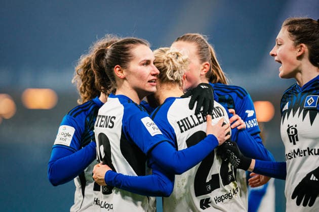 Google Pixel Frauen-Bundesliga: Hamburger SV vs. SGS Essen, 25.01.2026 TOR, JUBEL zum 1:0 durch Sophie Hillebrand (Hamburger SV, 22); Fußball, Google Pixel Frauen-Bundesliga, 15. Spieltag: Hamburger SV vs. SGS Essen am 25.01.2026 im Volksparkstadion, Hamburg DFB REGULATIONS PROHIBIT ANY USE OF PHOTOGRAPHS AS IMAGE SEQUENCES AND OR QUASI-VIDEO. Copyright: xBEAUTIFULxSPORTS Tonhäuserx