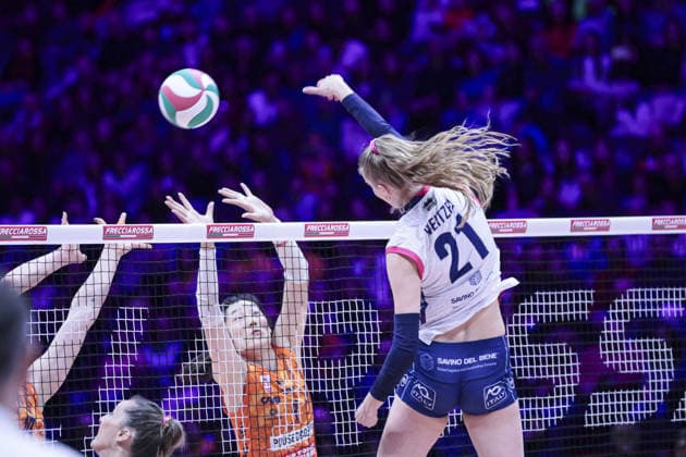 VOLLEY - Coppa Italia Femminile - Final - Prosecco Doc Imoco Conegliano vs Savino del Bene Scandicci 21 Camilla Weitzel (Savino Del Bene Scandicci) and 4 Zhu Ting (Imoco Conegliano) during Final - Prosecco Doc Imoco Conegliano vs Savino del Bene Scandicci, Volleyball Italian Women Cup match in Turin, Italy, January 25 2026 Turin Italy  Copyright: xIPAxSport ABACAx