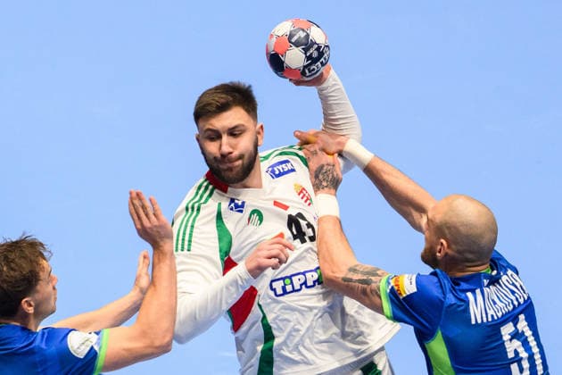 260125 Zoran Ilic of Hungary and Borut Mackovsek of Slovenia during the EHF European Handball Championship main round match between Slovenia and Hungary on January 25, 2026 in Malmö. Photo: Petter Arvidson BILDBYRAN kod PA PA1137 handball handboll handball handbolls-em 2026 slovenien slovenia hungary ungern ehf european handball championship bbeng Copyright: PETTERxARVIDSON BB260125PA009