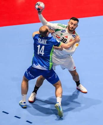 260125 Domen Tajnik of Slovenia and Zoltan Szita of Hungary during the EHF European Handball Championship main round match between Slovenia and Hungary on January 25, 2026 in Malmö. Photo: Petter Arvidson BILDBYRAN kod PA PA1137 handball handboll handball handbolls-em 2026 slovenien slovenia hungary ungern ehf european handball championship bbeng Copyright: PETTERxARVIDSON BB260125PA010