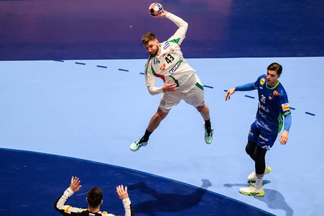 260125 Zoran Ilic of Hungary and Domen Makuc of Slovenia during the EHF European Handball Championship main round match between Slovenia and Hungary on January 25, 2026 in Malmö. Photo: Petter Arvidson BILDBYRAN kod PA PA1137 handball handboll handball handbolls-em 2026 slovenien slovenia hungary ungern ehf european handball championship bbeng Copyright: PETTERxARVIDSON BB260125PA011