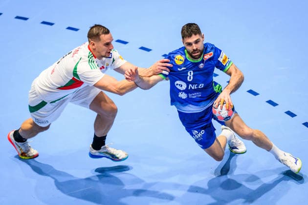 260125 Patrik Ligetvari of Hungary and Blaz Janc of Slovenia during the EHF European Handball Championship main round match between Slovenia and Hungary on January 25, 2026 in Malmö. Photo: Petter Arvidson BILDBYRAN kod PA PA1137 handball handboll handball handbolls-em 2026 slovenien slovenia hungary ungern ehf european handball championship bbeng *** 260125 Patrik Ligetvari of Hungary and Blaz Janc of Slovenia during the EHF European Handball Championship main round match between Slovenia and Hungary on January 25, 2026 in Malmö Photo Petter Arvidson BILDBYRAN kod PA PA1137 handball handball handball handballs em 2026 slovenien slovenia hungary ungern ehf european handball championship bbeng  Copyright: PETTERxARVIDSON BB260125PA016