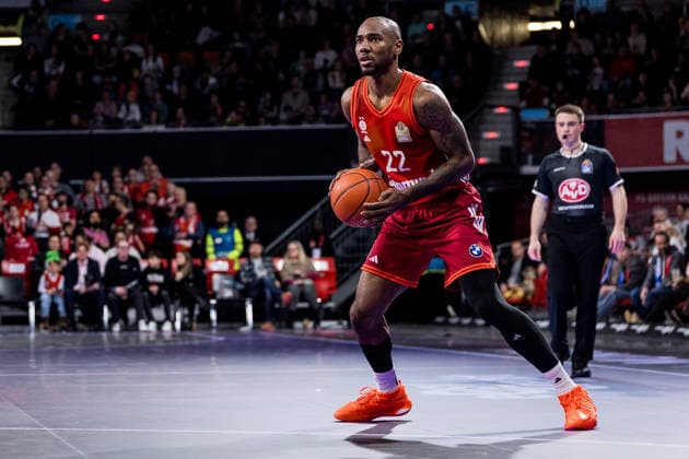 easyCredit Basketball Bundesliga, FC Bayern München - Fitness First Würzburg Baskets; 25.01.2026 Isiaha Mike (FC Bayern München, 22) am Ball easyCredit Basketball Bundesliga, FC Bayern München - Fitness First Würzburg Baskets; München, BMW Park am 25.01.2026 Copyright: xBEAUTIFULxSPORTS Wunderlx