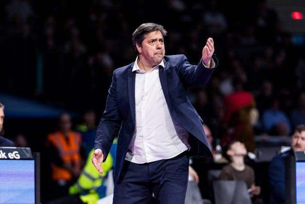easyCredit Basketball Bundesliga, FC Bayern München - Fitness First Würzburg Baskets; 25.01.2026 Sasa Filipovski (Head Coach Fitness First Würzburg Baskets) gestikuliert easyCredit Basketball Bundesliga, FC Bayern München - Fitness First Würzburg Baskets; München, BMW Park am 25.01.2026 Copyright: xBEAUTIFULxSPORTS Wunderlx