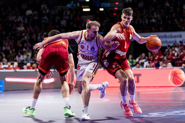 easyCredit Basketball Bundesliga, FC Bayern München - Fitness First Würzburg Baskets; 25.01.2026 Vladimir Lucic (FC Bayern München, 11), Lukas Herzog (Fitness First Würzburg Baskets, 1), Neno Dimitrijevic (FC Bayern München, 0) am Ball easyCredit Basketball Bundesliga, FC Bayern München - Fitness First Würzburg Baskets; München, BMW Park am 25.01.2026 Copyright: xBEAUTIFULxSPORTS Wunderlx