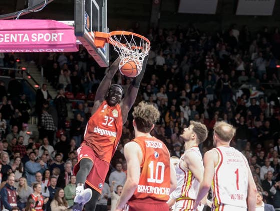 Deutschland: Basketball, Basketball-Bundesliga (BBL) 2025 26, 17. Spieltag - FC Bayern Basketball vs Fitness First Wuerzburg Baskets - BMW Park (Muenchen): Wenyen Gabriel (FC Bayern Muenchen, 32) Justinian Jessup (FC Bayern Muenchen, 10) Lukas Herzog (Fitness First Wuerzburg Baskets, 1) Copyright: xChristopherxRupprechtx