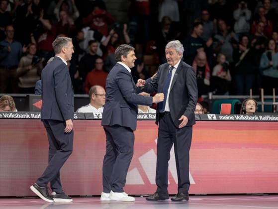 Deutschland: Basketball, Basketball-Bundesliga (BBL) 2025 26, 17. Spieltag - FC Bayern Basketball vs Fitness First Wuerzburg Baskets - BMW Park (Muenchen): Svetislav Pesic (Head Coach, FC Bayern Muenchen) Sasa Filipovski (Head Coach, Fitness First Wuerzburg Baskets) Copyright: xChristopherxRupprechtx