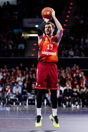 easyCredit Basketball Bundesliga, FC Bayern München - Fitness First Würzburg Baskets; 25.01.2026 Andreas Andi Obst (FC Bayern München, 13) im Wurf, Dreier, Dreipunktewurf easyCredit Basketball Bundesliga, FC Bayern München - Fitness First Würzburg Baskets; München, BMW Park am 25.01.2026 Copyright: xBEAUTIFULxSPORTS Wunderlx