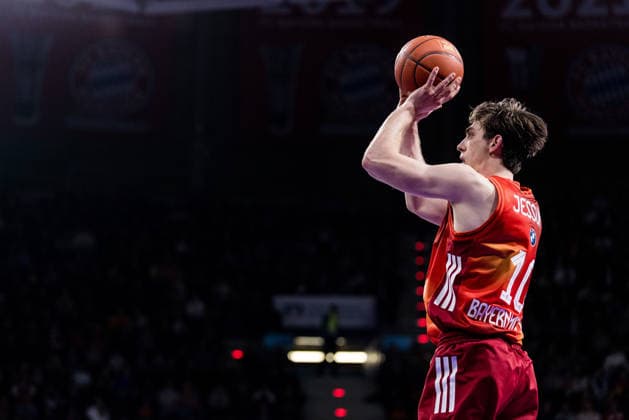 easyCredit Basketball Bundesliga, FC Bayern München - Fitness First Würzburg Baskets; 25.01.2026 Justinian Jessup (FC Bayern München, 10) im Wurf easyCredit Basketball Bundesliga, FC Bayern München - Fitness First Würzburg Baskets; München, BMW Park am 25.01.2026 Copyright: xBEAUTIFULxSPORTS Wunderlx