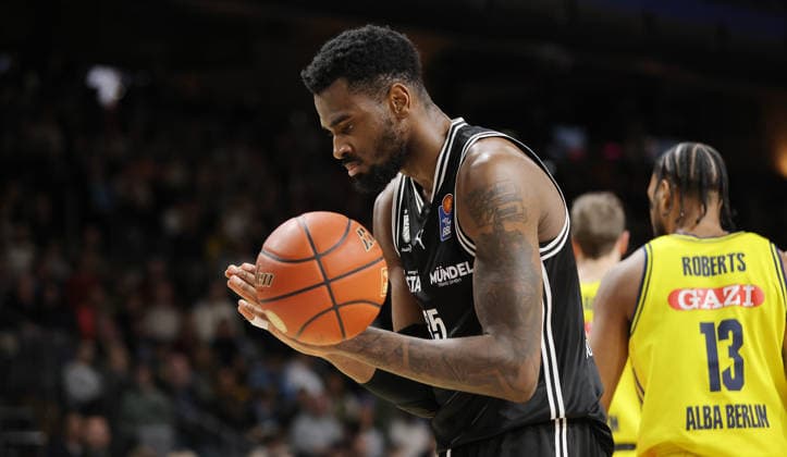 Ejiofor Onu enttäuscht Enttäuschung Aktion Oberkörper Basketball BBL Bundesliga Herren 17. Spieltag Saison 2025 2026 25.01.2026 ALBA Berlin vs BMA365 Bamberg Baskets