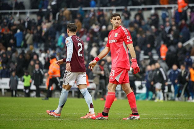 Newcastle United v Aston Villa, Premier League Emiliano Martinez of Aston Villa at full timem0-2 during the Premier League match between Newcastle United and Aston Villa at St. James s Park, Newcastle, UK on 25 January 2026. Newcastle St. James s Park Tyne and Wear UK Editorial use only DataCo restrictions apply See www.football-dataco.com , Copyright: xCraigxCowanx PSI-23611-0092