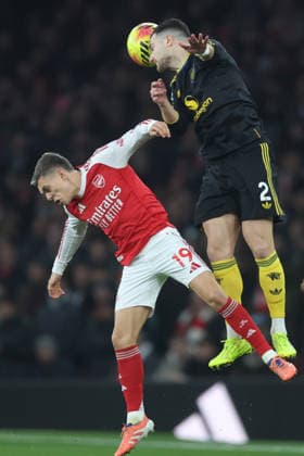 Arsenal v Manchester United, ManU - Premier League Leandro Trossard of Arsenal and Diogo Dalot of Manchester United challenge during the Premier League match between Arsenal and Manchester United at Emirates Stadium on January 25, 2026 in London, England. WARNING! This Photograph May Only Be Used For Newspaper And Or Magazine Editorial Purposes. May Not Be Used For Publications Involving 1 player, 1 Club Or 1 Competition Without Written Authorisation From Football DataCo Ltd. For Any Queries, Please Contact Football DataCo Ltd on +44 (0) 207 864 9121 London Emirates Stadium England United Kingdom Copyright: xAllstarxPicturexLibraryxLtdx