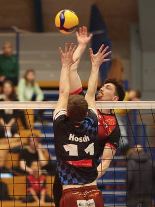 Ludwigsburg , 1. Bundesliga Volleyball Barock Volleys MTV Ludwigsburg vs. WWK Volleys Herrsching , rechts: Tim Köpfli ( Barockvolleys )