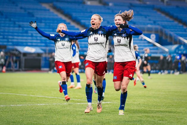 Google Pixel Frauen-Bundesliga: Hamburger SV vs. SGS Essen, 25.01.2026 JUBEL, TOR zum 2:1 durch Sophie Hillebrand (Hamburger SV, 22); Fußball, Google Pixel Frauen-Bundesliga, 15. Spieltag: Hamburger SV vs. SGS Essen am 25.01.2026 im Volksparkstadion, Hamburg DFB REGULATIONS PROHIBIT ANY USE OF PHOTOGRAPHS AS IMAGE SEQUENCES AND OR QUASI-VIDEO. Copyright: xBEAUTIFULxSPORTS Tonhäuserx
