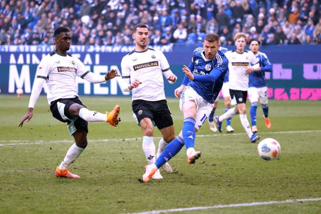 DZEKO Edin Team FC Schalke 04 Tor zum 1 : 2 2. Fussball Bundesliga Saison 2025 - 2026 Spiel FC Schalke 04 - 1.FC Kaiserslautern 2 : 2 am 25. 01. 2026 in Gelsenkirchen DFL REGULATIONS PROHIBIT ANY USE OF PHOTOGRAPHS as IMAGE SEQUENCES and or QUASI-VIDEO *** DZEKO Edin Team FC Schalke 04 Goal to 1 2 2 Soccer Bundesliga Season 2025 2026 Match FC Schalke 04 1 FC Kaiserslautern 2 2 on 25 01 2026 in Gelsenkirchen DFL REGULATIONS PROHIBIT ANY USE OF PHOTOGRAPHS as IMAGE SEQUENCES and or QUASI VIDEO Copyright: xLacixPerenyix
