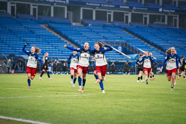 Google Pixel Frauen-Bundesliga: Hamburger SV vs. SGS Essen, 25.01.2026 JUBEL, TOR zum 2:1 durch Sophie Hillebrand (Hamburger SV, 22); Fußball, Google Pixel Frauen-Bundesliga, 15. Spieltag: Hamburger SV vs. SGS Essen am 25.01.2026 im Volksparkstadion, Hamburg DFB REGULATIONS PROHIBIT ANY USE OF PHOTOGRAPHS AS IMAGE SEQUENCES AND OR QUASI-VIDEO. Copyright: xBEAUTIFULxSPORTS Tonhäuserx