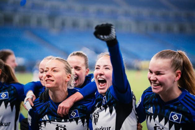 Google Pixel Frauen-Bundesliga: Hamburger SV vs. SGS Essen, 25.01.2026 JUBEL, TOR zum 2:1 durch Sophie Hillebrand (Hamburger SV, 22); Fußball, Google Pixel Frauen-Bundesliga, 15. Spieltag: Hamburger SV vs. SGS Essen am 25.01.2026 im Volksparkstadion, Hamburg DFB REGULATIONS PROHIBIT ANY USE OF PHOTOGRAPHS AS IMAGE SEQUENCES AND OR QUASI-VIDEO. Copyright: xBEAUTIFULxSPORTS Tonhäuserx