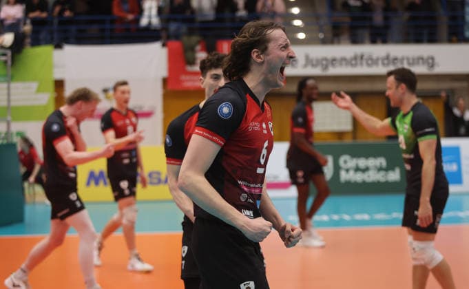Ludwigsburg , 1. Bundesliga Volleyball Barock Volleys MTV Ludwigsburg vs. WWK Volleys Herrsching , Ben-Simon Bonin ( Barockvolleys )