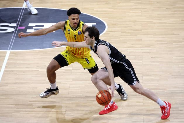 DEU, easyCredit BBL, ALBA vs. BMA365 Bamberg Baskets, 25.01.2026, Max-Schmeling-Halle, Berlin, DEU, easyCredit BBL, ALBA vs. BMA365 Bamberg Baskets, im Bild Jack Kayil( ALBA Berlin 7), Adrian Petkovic (Bamberg 15)