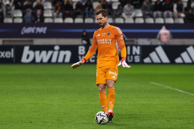FBL-FRA La LIGUE1 Paris FC - Angers SCO golakeeper Kevin Trapp (Paris FC) in aktion, in action, during the French L1 football match between Paris FC an Angers SCO at Stade Jean Bouin on January 25, 2026 in Paris France Copyright: JoaquimxFerreira