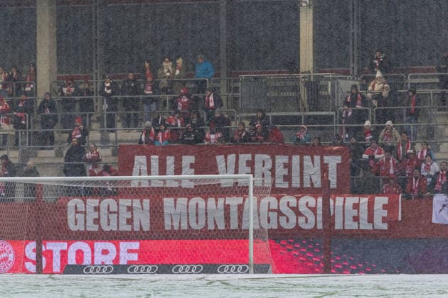 GOOGLE PIXEL Frauen Bundesliga: FC Bayern München - RB Leipzig; 25.01.2026 Banner der FC Bayern München Fans Alle vereint gegen Montagsspiele GOOGLE PIXEL Frauen Bundesliga, FC Bayern München - RB Leipzig, München, FC Bayern Campus am 25.01.2026 DFB REGULATIONS PROHIBIT ANY USE OF PHOTOGRAPHS AS IMAGE SEQUENCES AND OR QUASI-VIDEO. Copyright: xBEAUTIFULxSPORTS Wunderlx