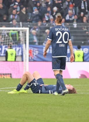 25.01.2026, Fussball, Herren, 2. Bundesliga, Saison 2025 2026, SV 07 Elversberg - VfL Bochum 1848, Mats Pannewig (VfL Bochum 1848) und Noah Loosli (VfL Bochum 1848) enttäuscht Elversberg Ursapharm-Arena an der Kaiserlinde Saarland Deutschland (DEU)