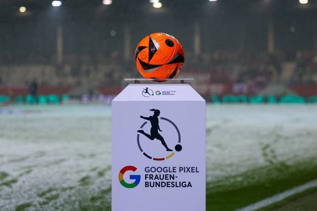 Kulisse vor dem Spiel, FC Bayern Muenchen Frauen vs. RB Leipzig Frauen, Fussball, Frauen, Google Pixel Bundesliga, Saison 2025 2026, 15. Spieltag, 25.01.2026 DFB regulations prohibit any use of photographs as image sequences and or quasi-video Muenchen Bayern Deutschland