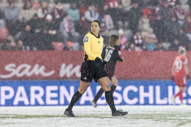 GOOGLE PIXEL Frauen Bundesliga: FC Bayern München - RB Leipzig; 25.01.2026 Schiedsrichterin Karoline Wacker GOOGLE PIXEL Frauen Bundesliga, FC Bayern München - RB Leipzig, München, FC Bayern Campus am 25.01.2026 DFB REGULATIONS PROHIBIT ANY USE OF PHOTOGRAPHS AS IMAGE SEQUENCES AND OR QUASI-VIDEO. Copyright: xBEAUTIFULxSPORTS Wunderlx