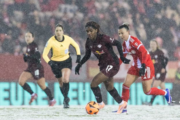 GOOGLE PIXEL Frauen Bundesliga: FC Bayern München - RB Leipzig; 25.01.2026 Zweikampf Delice Boboy (RB Leipzig, 17), Arianna Caruso (FC Bayern München, 27) GOOGLE PIXEL Frauen Bundesliga, FC Bayern München - RB Leipzig, München, FC Bayern Campus am 25.01.2026 DFB REGULATIONS PROHIBIT ANY USE OF PHOTOGRAPHS AS IMAGE SEQUENCES AND OR QUASI-VIDEO. Copyright: xBEAUTIFULxSPORTS Wunderlx