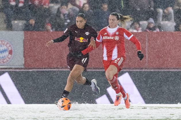 GOOGLE PIXEL Frauen Bundesliga: FC Bayern München - RB Leipzig; 25.01.2026 Zweikampf Lisa Baum (RB Leipzig, 11), Vanessa Gilles (FC Bayern München, 2) GOOGLE PIXEL Frauen Bundesliga, FC Bayern München - RB Leipzig, München, FC Bayern Campus am 25.01.2026 DFB REGULATIONS PROHIBIT ANY USE OF PHOTOGRAPHS AS IMAGE SEQUENCES AND OR QUASI-VIDEO. Copyright: xBEAUTIFULxSPORTS Wunderlx