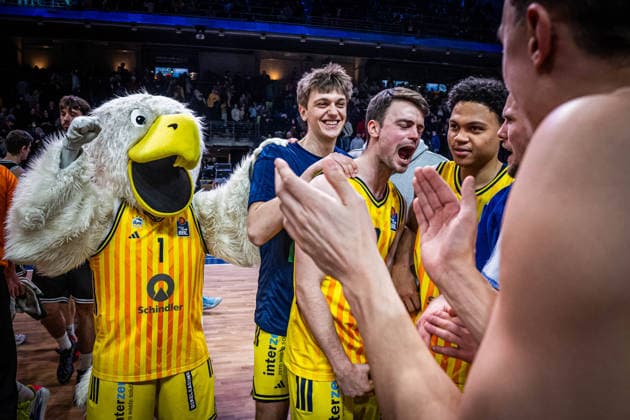 Basketball Berlin 25.01.2026 Saison 2025 2026 EasyCredit BBL 1. Bundesliga Männer, Herren Alba Berlin - BMA365 Bamberg Baskets jubel Alba Jonas Mattisseck (Alba Berlin, No.09) und andere