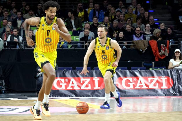 DEU, easyCredit BBL, ALBA vs. BMA365 Bamberg Baskets, 25.01.2026, Max-Schmeling-Halle, Berlin, DEU, easyCredit BBL, ALBA vs. BMA365 Bamberg Baskets, im Bild Martin Hermannsson (ALBA Berlin 15), Norris Agbakoko (ALBA Berlin 17)