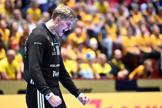 Iceland s goalkeeper Viktor Gisli Hallgrimsson celebrates during the European Handball Championship s intermediate round match between Iceland and Sweden at Malmö Arena, Malmö, Sweden, January 25, 2026. MALMÖ SWEDEN x50090x
