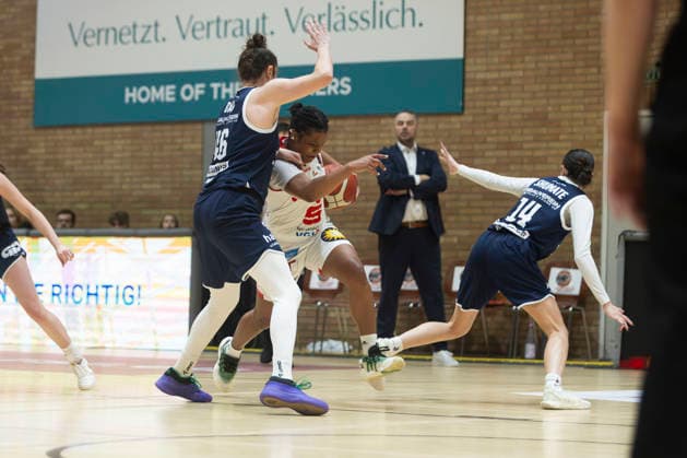 Nr. 31 Oceane Noemie Monpierre - GiroLive Panthers Osnabrück 59:55 SYNTAINICS MBC - 1. DBBL 16. Spieltag 1DBBL Panthers gegen SYNTAINICS