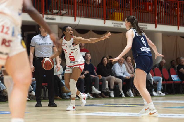 Nr. 0 Taylor Valladay - GiroLive Panthers Osnabrück 59:55 SYNTAINICS MBC - 1. DBBL 16. Spieltag 1DBBL Panthers gegen SYNTAINICS