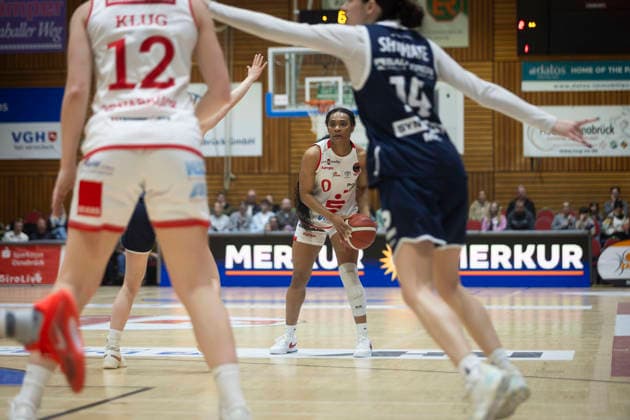 Nr. 0 Taylor Valladay - GiroLive Panthers Osnabrück 59:55 SYNTAINICS MBC - 1. DBBL 16. Spieltag 1DBBL Panthers gegen SYNTAINICS
