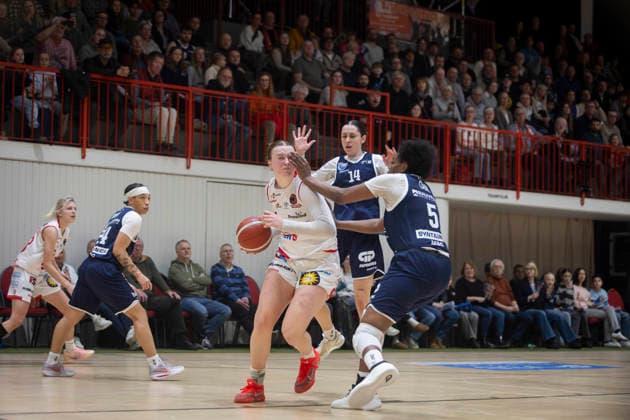 Nr. 24 Lina Sontag - GiroLive Panthers Osnabrück 59:55 SYNTAINICS MBC - 1. DBBL 16. Spieltag 1DBBL Panthers gegen SYNTAINICS