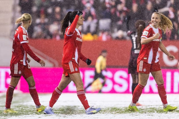 GOOGLE PIXEL Frauen Bundesliga: FC Bayern München - RB Leipzig; 25.01.2026 Jubel zum 3:0 durch Jovana Damnjanovic (FC Bayern München, 9), Tor, Torjubel GOOGLE PIXEL Frauen Bundesliga, FC Bayern München - RB Leipzig, München, FC Bayern Campus am 25.01.2026 DFB REGULATIONS PROHIBIT ANY USE OF PHOTOGRAPHS AS IMAGE SEQUENCES AND OR QUASI-VIDEO. Copyright: xBEAUTIFULxSPORTS Wunderlx