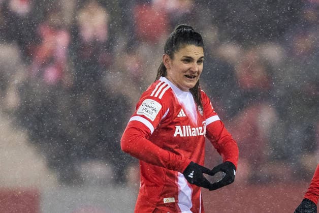 GOOGLE PIXEL Frauen Bundesliga: FC Bayern München - RB Leipzig; 25.01.2026 Jubel zum 3:0 durch Jovana Damnjanovic (FC Bayern München, 9), Tor, Torjubel GOOGLE PIXEL Frauen Bundesliga, FC Bayern München - RB Leipzig, München, FC Bayern Campus am 25.01.2026 DFB REGULATIONS PROHIBIT ANY USE OF PHOTOGRAPHS AS IMAGE SEQUENCES AND OR QUASI-VIDEO. Copyright: xBEAUTIFULxSPORTS Wunderlx