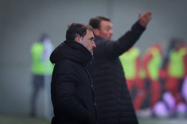 Cheftrainer Jose Barcala (FC Bayern Muenchen Frauen) und Cheftrainer Jonas Stephan (RB Leipzig Frauen) am Seitenrand, FC Bayern Muenchen Frauen vs. RB Leipzig Frauen, Fussball, Frauen, Google Pixel Bundesliga, Saison 2025 2026, 15. Spieltag, 25.01.2026 DFB regulations prohibit any use of photographs as image sequences and or quasi-video Muenchen Bayern Deutschland