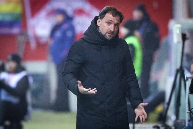 Cheftrainer Jose Barcala (FC Bayern Muenchen Frauen) unzufrieden, gestikuliert, FC Bayern Muenchen Frauen vs. RB Leipzig Frauen, Fussball, Frauen, Google Pixel Bundesliga, Saison 2025 2026, 15. Spieltag, 25.01.2026 DFB regulations prohibit any use of photographs as image sequences and or quasi-video Muenchen Bayern Deutschland