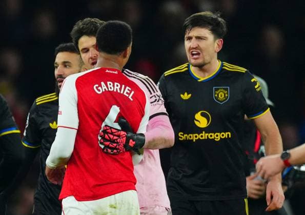 Harry Maguire of Manchester United, ManU and Gabriel Magalhaes of Arsenal argue at full time Arsenal v Manchester United, Premier League, Football, Emirates Stadium, London, UK - 25 Jan 2026London Emirates Stadium United Kingdom EDITORIAL USE ONLY No use with unauthorised audio, video, data, fixture lists, club league logos or live services. Online in-match use limited to 120 images, no video emulation. No use in betting, games or single club league player publications. Copyright: xJavierxGarcia Shutterstockx 16426081bx