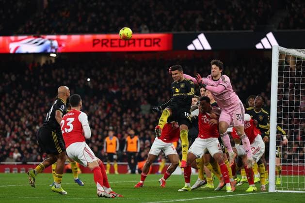 Casemiro of Manchester United, ManU clears the ball - Arsenal v Manchester United, Premier League, Emirates Stadium, London, UK - 25th January 2026 Editorial Use Only - DataCo restrictions apply Arsenal v Manchester United, Premier League, Football, Emirates Stadium, London, UK - 25 Jan 2026London Emirates Stadium United Kingdom EDITORIAL USE ONLY No use with unauthorised audio, video, data, fixture lists, club league logos or live services. Online in-match use limited to 120 images, no video emulation. No use in betting, games or single club league player publications. Copyright: xMDI Shutterstockx 16429400y