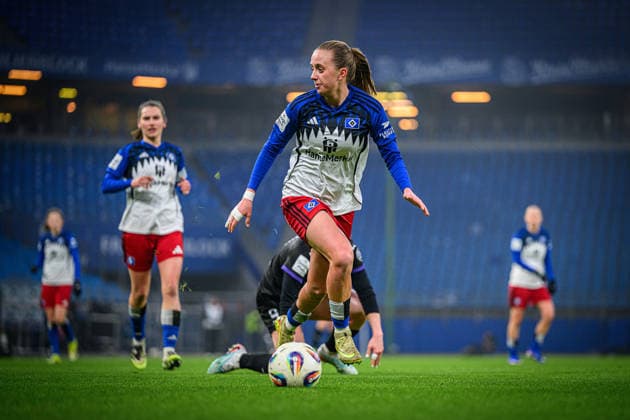 Fußball I Frauen I Saison 2025-2026 I Bundesliga I 15. Spieltag I Hamburger SV - SGS Essen I 25.01.2026 Victoria Schulz (19, Hamburger SV) Hamburg Volksparkstadion Hamburg Deutschland Copyright: xLobecax xHenningxRohlfsx