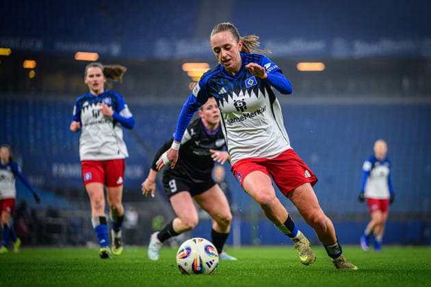 Fußball I Frauen I Saison 2025-2026 I Bundesliga I 15. Spieltag I Hamburger SV - SGS Essen I 25.01.2026 Victoria Schulz (19, Hamburger SV) Hamburg Volksparkstadion Hamburg Deutschland Copyright: xLobecax xHenningxRohlfsx