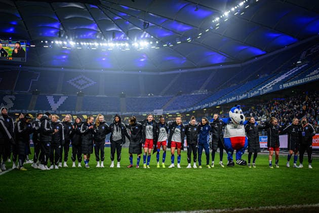 Fußball I Frauen I Saison 2025-2026 I Bundesliga I 15. Spieltag I Hamburger SV - SGS Essen I 25.01.2026 Die Hamburger SV Frauen feiern den Sieg. Hamburg Volksparkstadion Hamburg Deutschland Copyright: xLobecax xHenningxRohlfsx